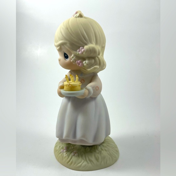 Precious Moments - Picture 2 of 6